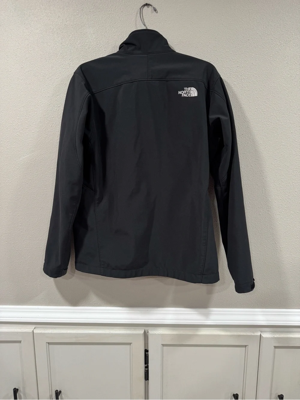 The North Face Men's Black Lightweight Softshell Jacket